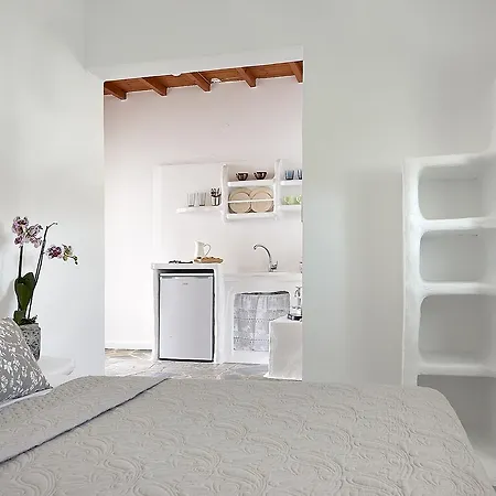 Vista Mare Milos Provatas