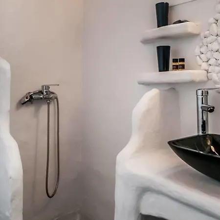 Vista Mare Milos Provatas